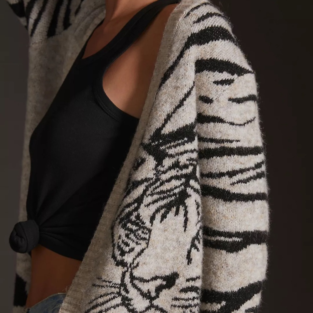 RD Style Jacquard Tiger Cardigan Sweater - Picture 2 of 7